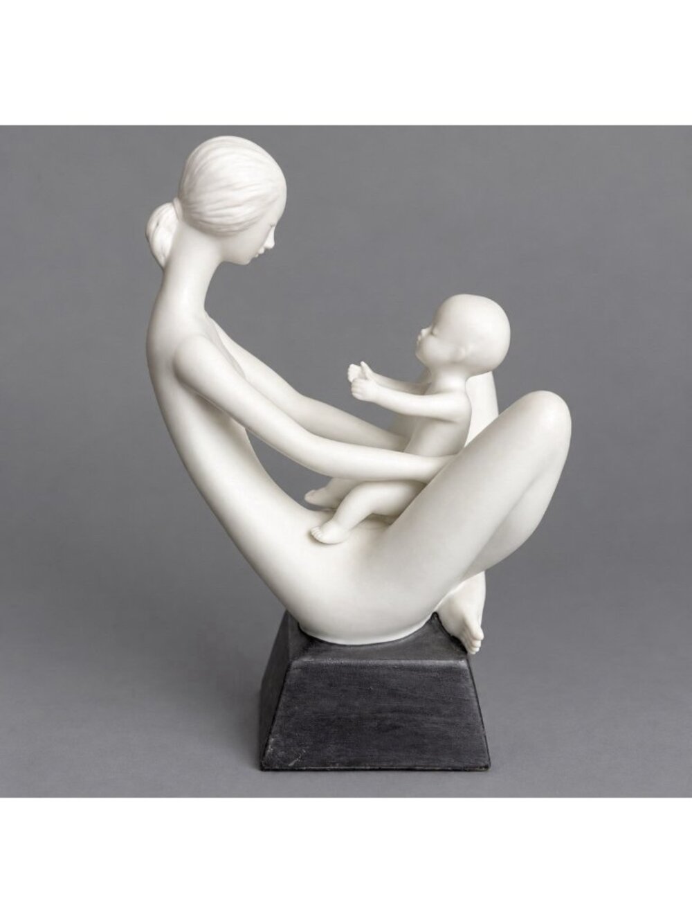 Vintage White Ceramic Mother & Baby Figurine Statue 8.5" x 5"